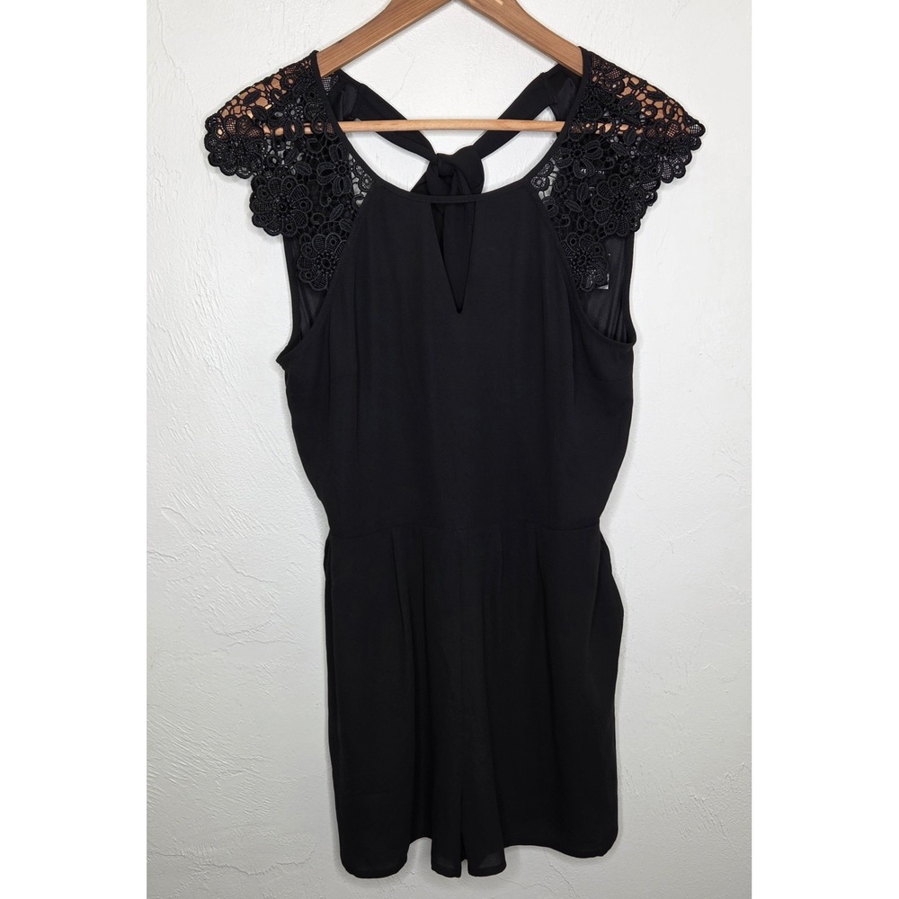 *NEW w/Tags Express Lace‎ Crochet Tie Short Sleeve Romper Jumpsuit Black Size 4